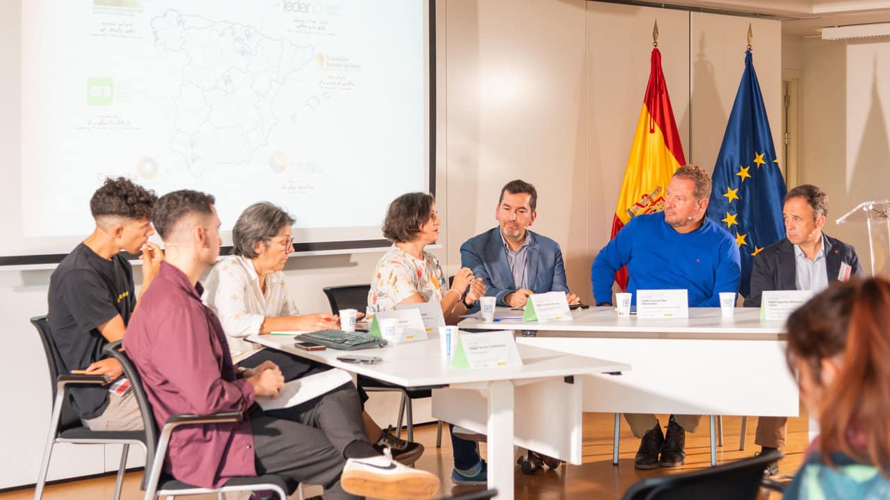 Mesa redonda de los Laboratorios en la Jornada GALxClima en Madrid.